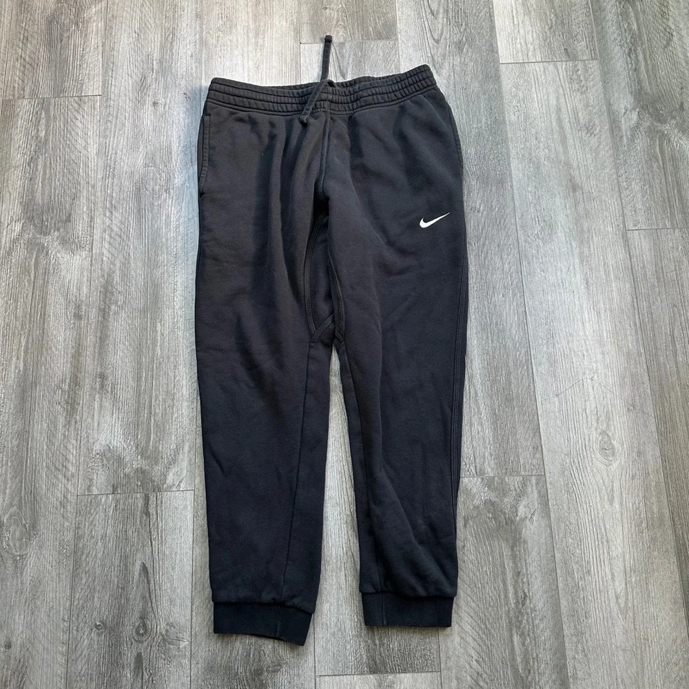 Nike Club Fleece Joggers Womens Large Black Sweatpants Cuffed